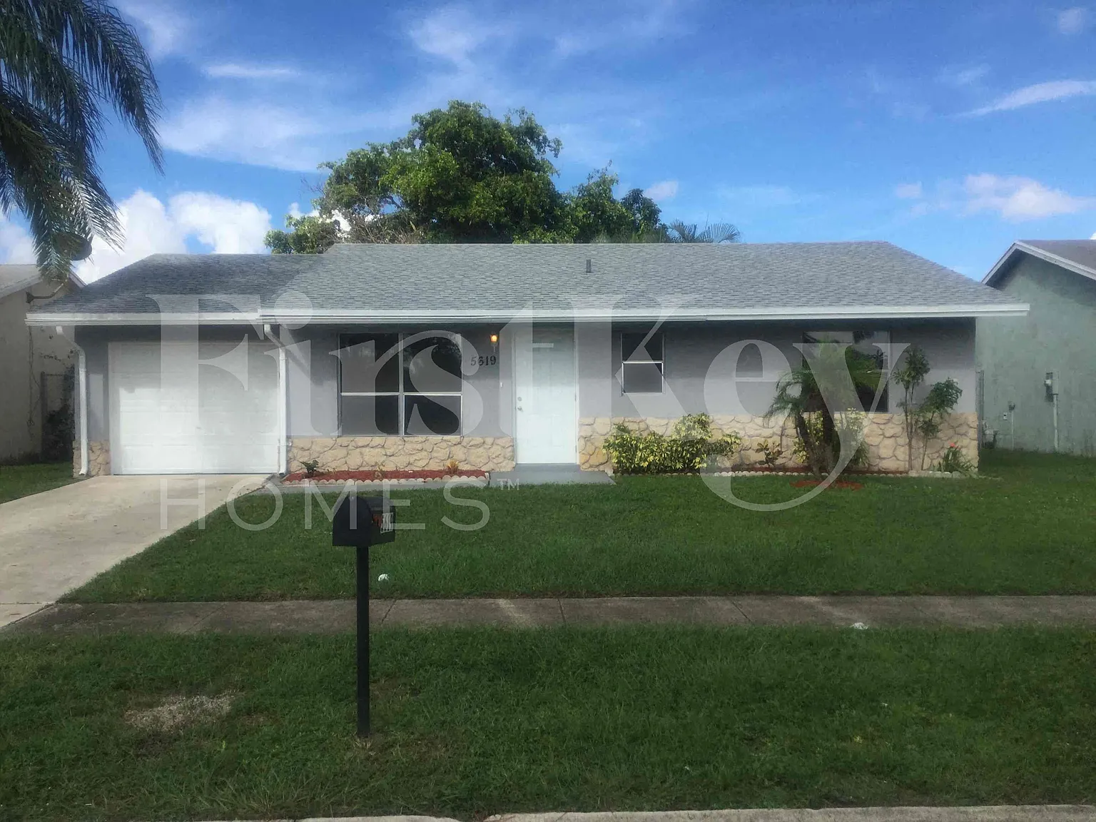 3 bed, 2.0 bath, 1020 sqft, $2,800 — Photo 1
