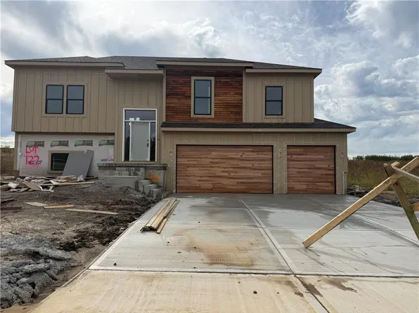 2121 Deerfield Ter, Liberty, MO 64068