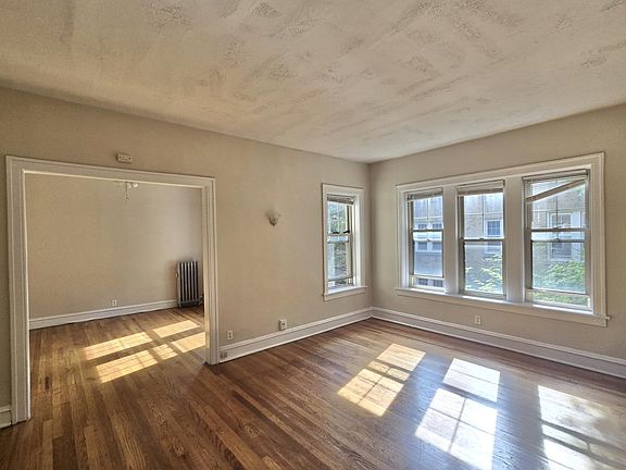 4th image of 828 Reba Pl #2S