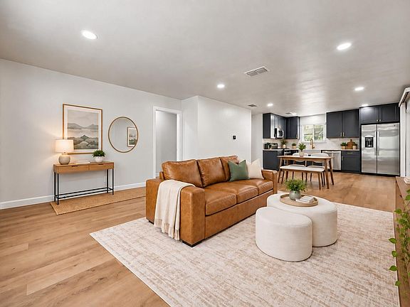5th image of 511 Arbor Ln