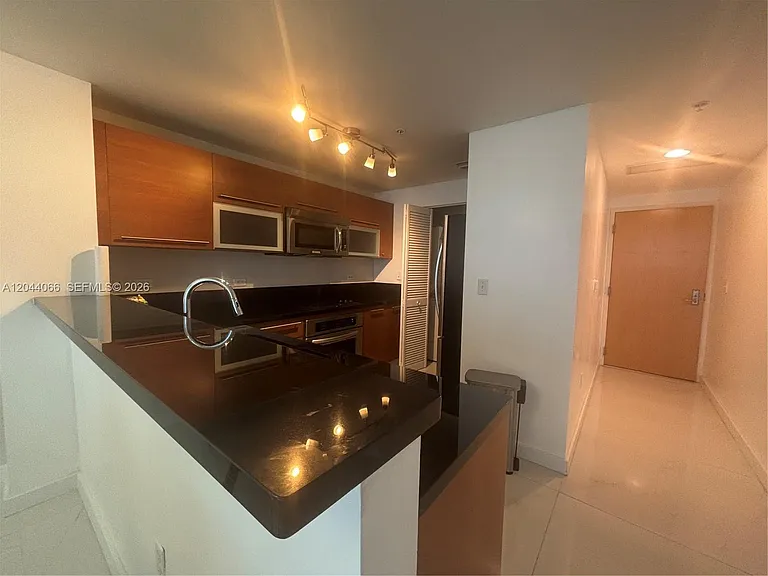 253 NE 2nd St #1204 — Photo 4