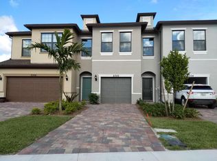 2354 Byron St, West Palm Beach, FL 33406