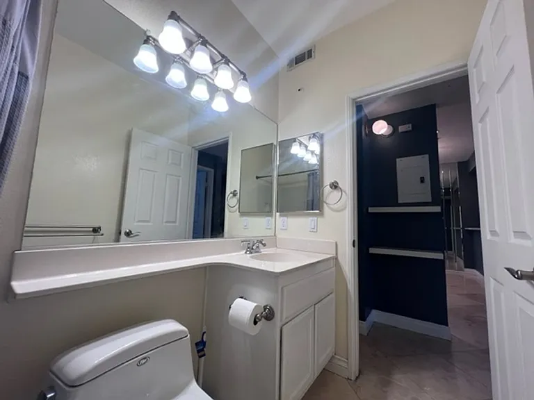 555 Maine Ave #223 — Photo 11