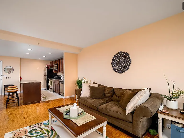 110 Somerset St #2103 — Photo 4