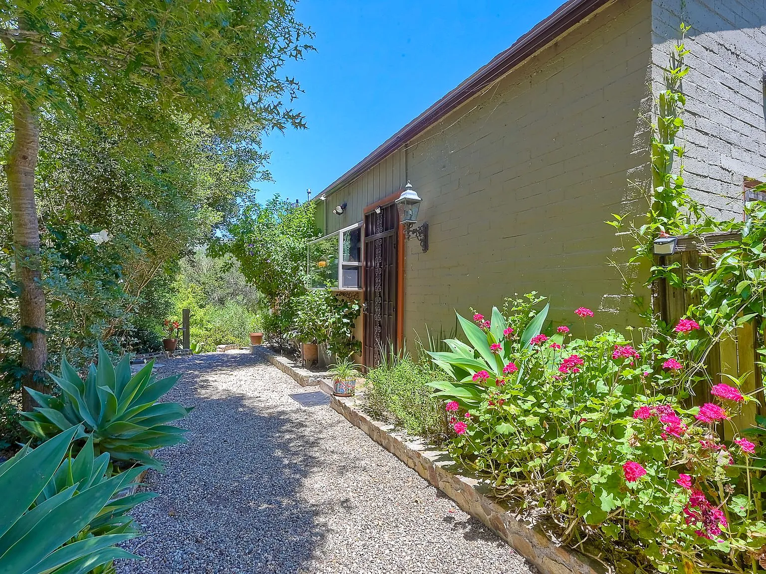 20402 Elfin Forest Rd — Photo 4