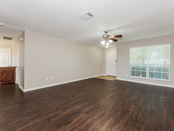 4th image of 1217 Maplewood Dr