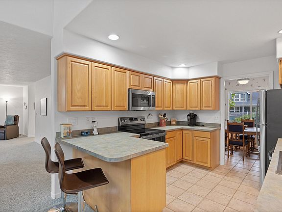 3rd image of 49800 Proposal Rock Loop