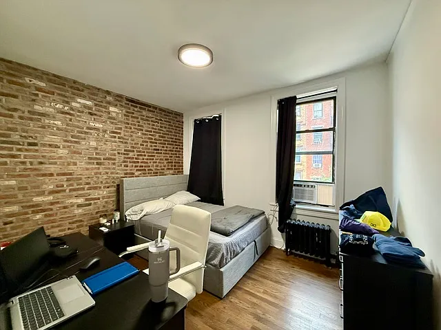 342 E 6th St #3 — Photo 4