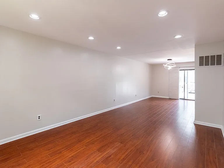 183 Durham Ave — Photo 9