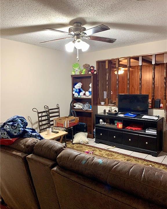 2nd image of 906 N 14th St