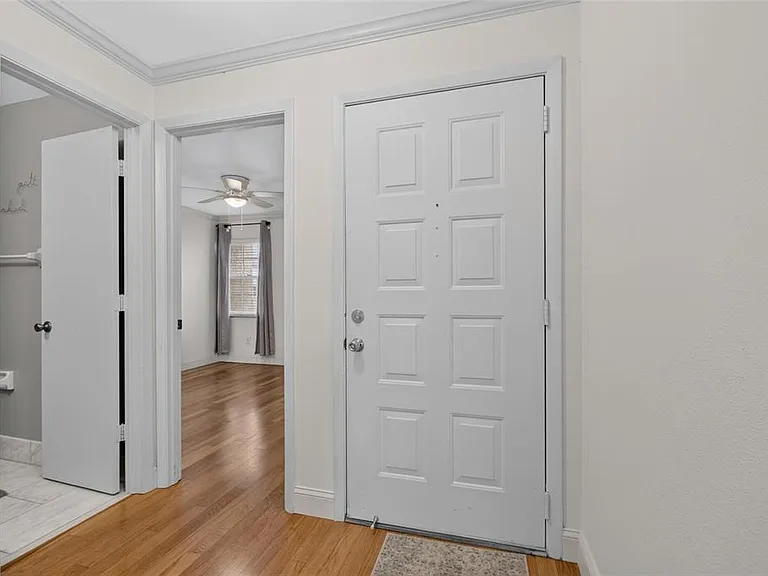 3812 N Oak Dr #M-32 — Photo 3