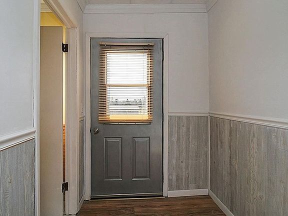 5th image of 221 Summer St
