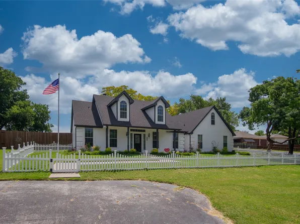 103 Saddle Club Rd, Weatherford, TX 76088