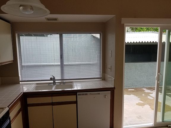4th image of 23618 Parkland Ave