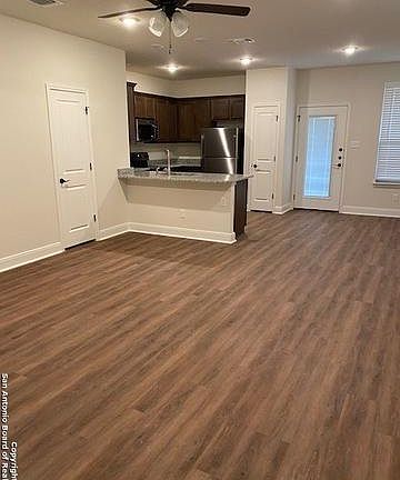 4th image of 10329 Lynwoodvillage #101