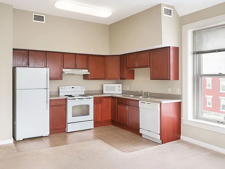 123 W Main St — Photo 7