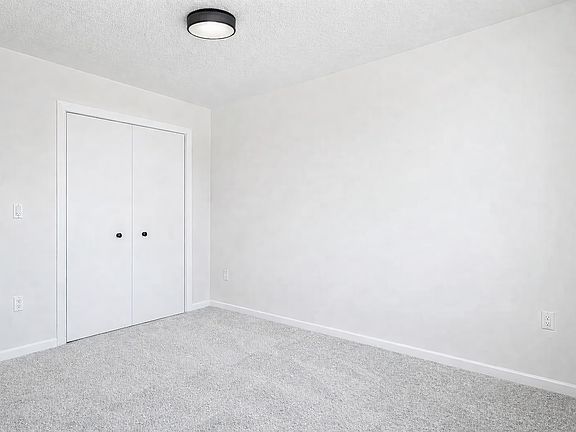 5th image of 70 Circle Dr