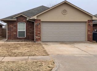 12360 SW 6th St, Yukon, OK 73099