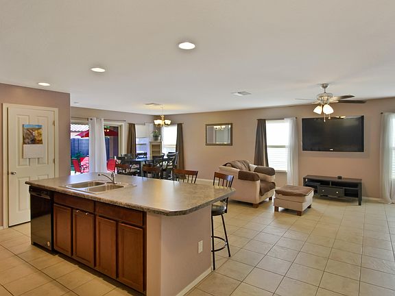 5th image of 41009 W Patricia Ln