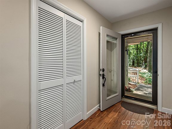 4th image of 23 Cedarwood Trl #B