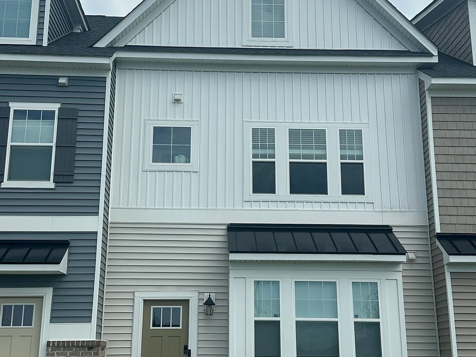 3 bed, 3.5 bath, 1685 sqft, $3,100 — Photo 3