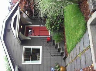 8024 19th Ave NE, Seattle, WA 98115