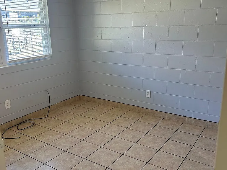 2455 Gervais St #B — Photo 10