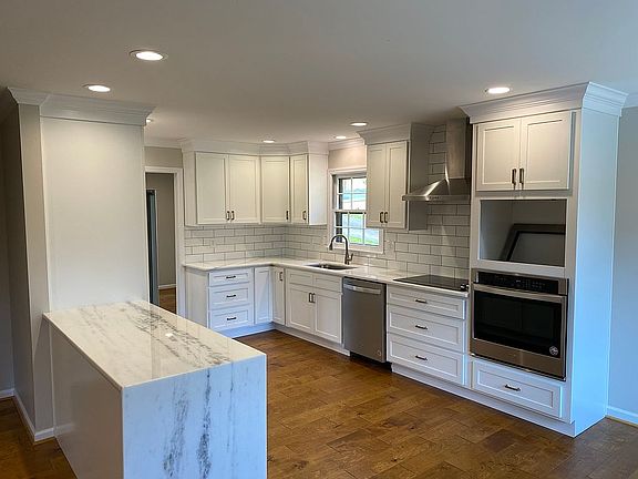 2nd image of 3412 Pinas Bay Dr