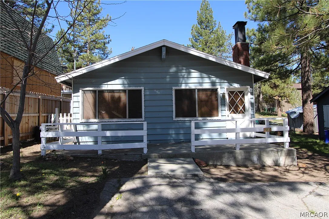 2 bed, 1.0 bath, 768 sqft, $1,600 — Photo 1