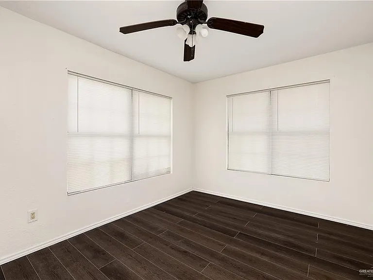 606 S Airport Dr — Photo 15
