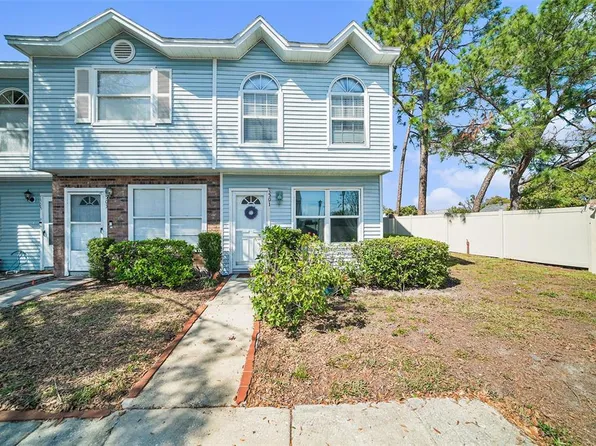 7501 HOLLOWELL DRIVE, TAMPA, FL 33615