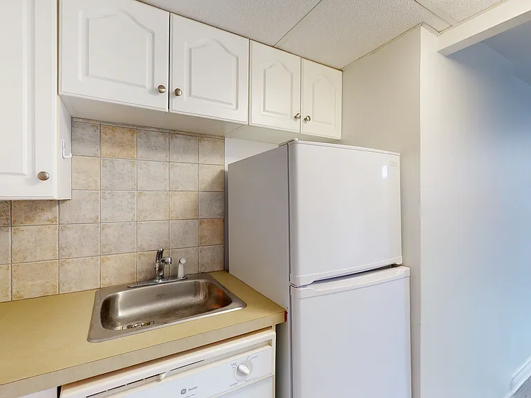 341 Maclaren St — Photo 20