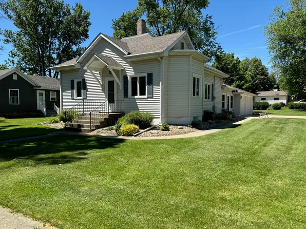 212 E 4th St, Gridley, IL 61744