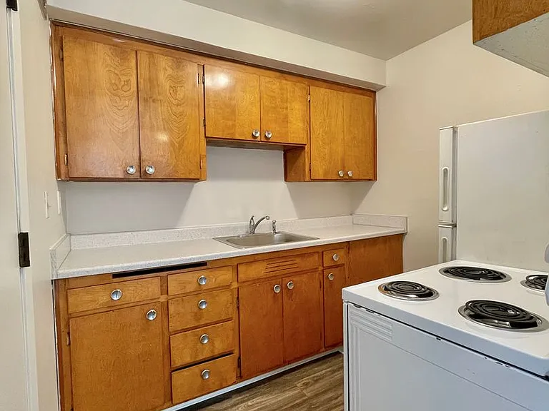 LC125th Townhomes — Photo 16