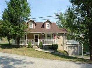 131 Varsity Rd, Masontown, PA 15461