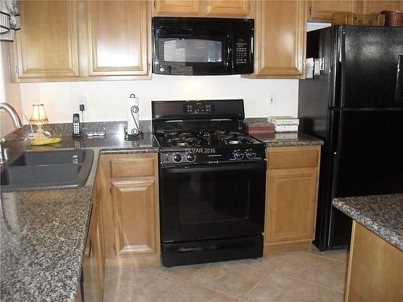 5th image of 630 Regal Robin Way