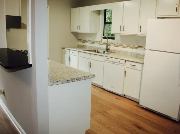 4221 N Arnold Mill Rd, Woodstock, GA 30188