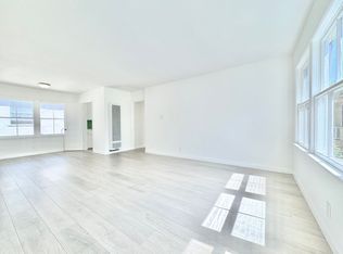 435 San Vicente Blvd #F, Santa Monica, CA 90402
