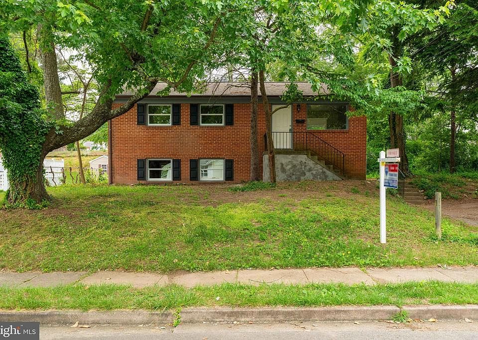 1st image of 1913 Radford Dr