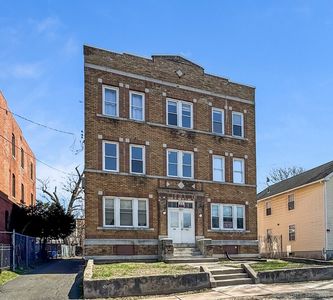 142 Clark Street, Hartford, CT, 06120