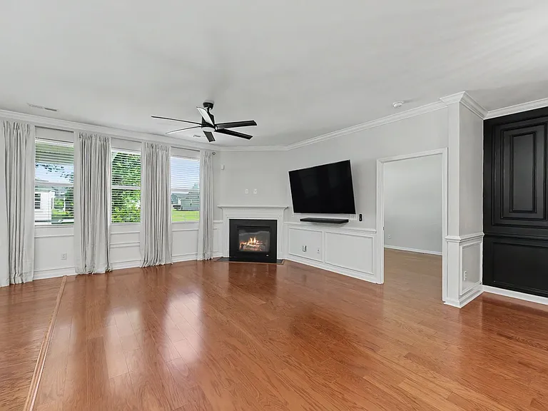 247 Clayburne Dr — Photo 6