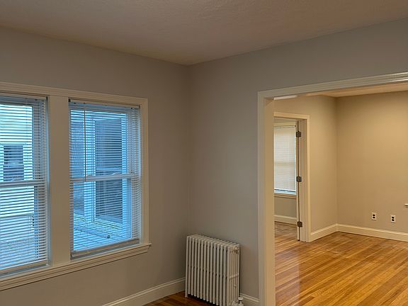 4th image of 65 Elgin St #65