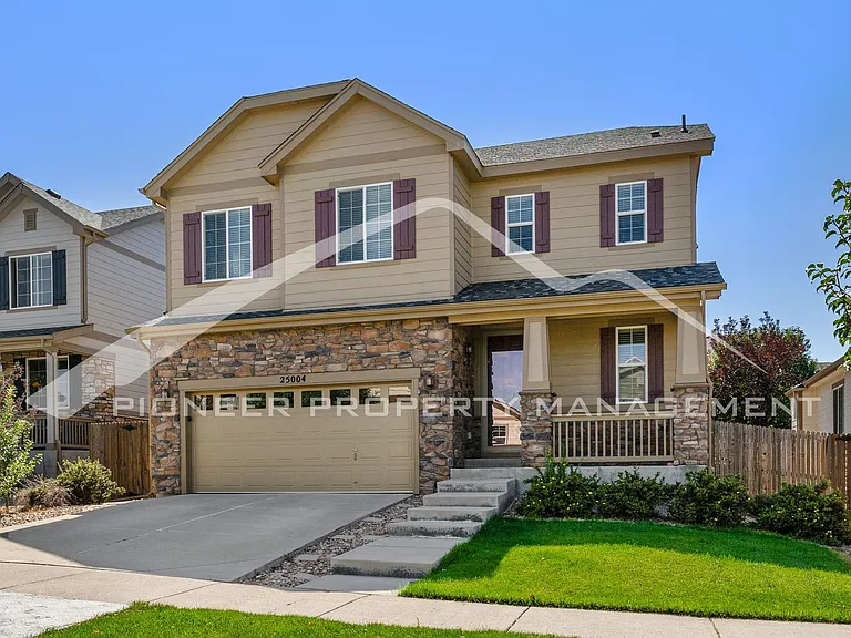 25004 E Pinewood Pl — Photo 1