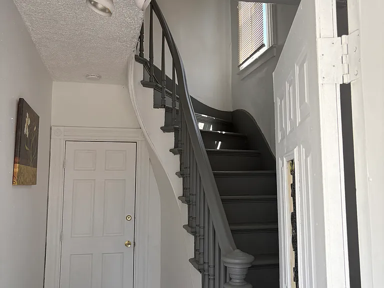 287 Lloyd St #2 — Photo 2