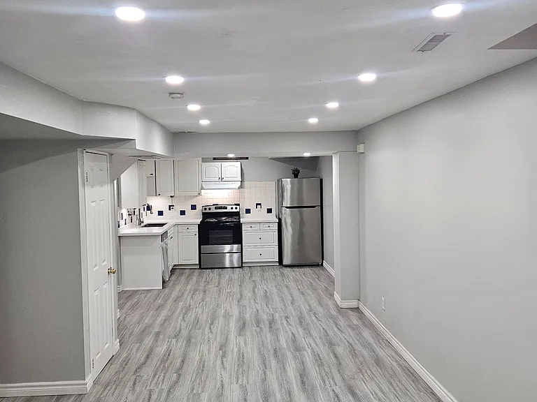1796 Silver Maple Dr #LOWER — Photo 2