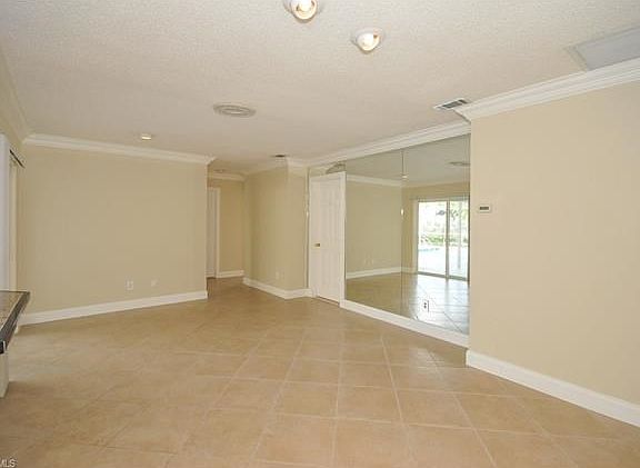 4th image of 987 S Town And River Dr