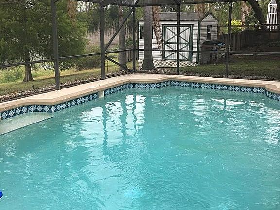 3rd image of 1391 Dexter Dr N