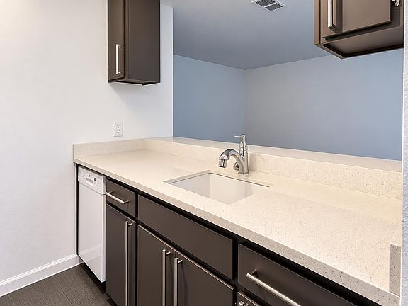 4th image of 29621 Red Oak Ct APT 3