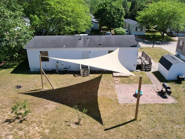 14519 Lemontree Ln, West Olive, MI 49460