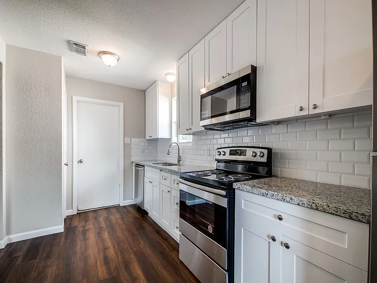 287 Eldon St #1 — Photo 12
